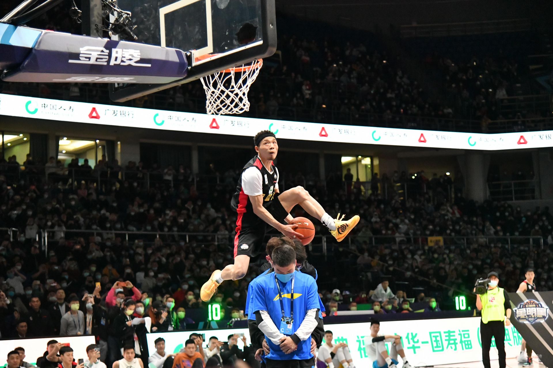 除了场上的 除了场上的